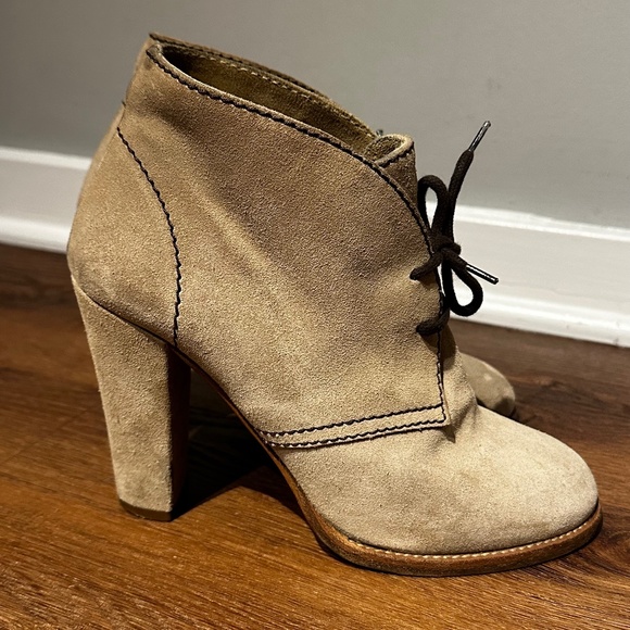 MIU MIU PRADA TAN GREY BEIGE SUEDE BOOTIES MADE IN ITALY SIZE EUR 38 US 8 - Picture 1 of 11